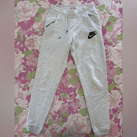 Nike Pants - Nike Women’s Heather Gray Sweatpants XS